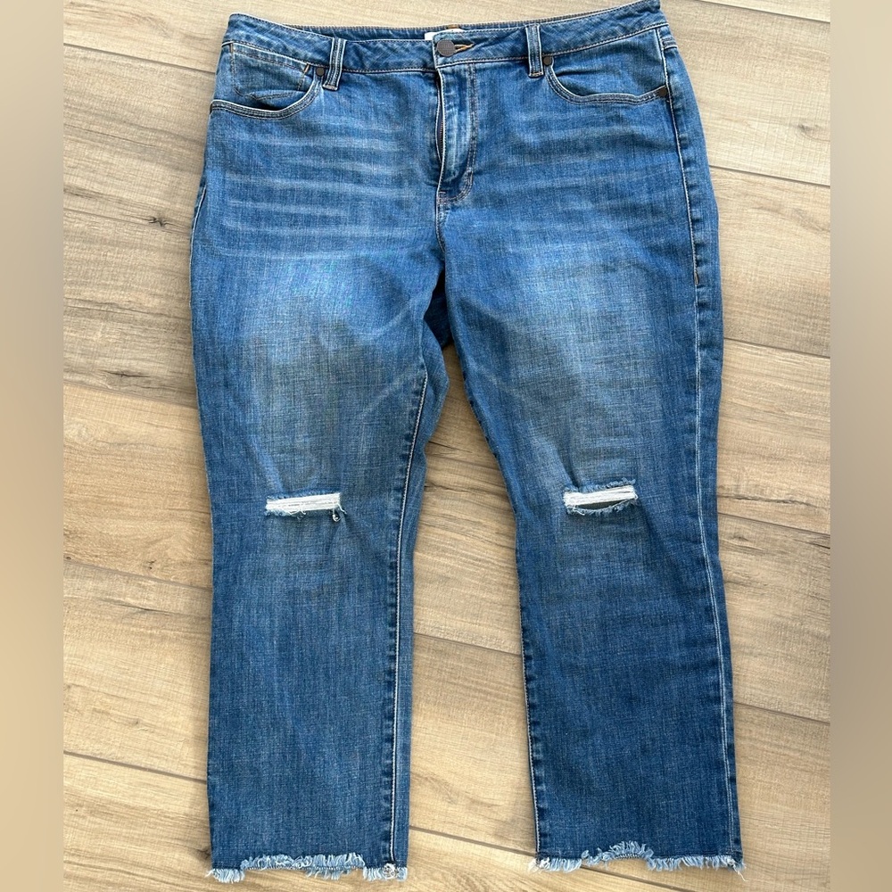 Women's CAbi cropped high straight jean.  Size 14